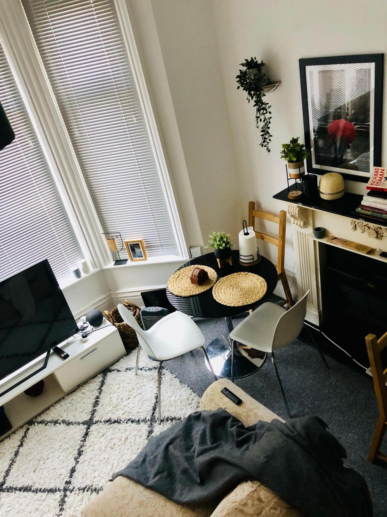4 Sleeps Boscombe Apartment *
